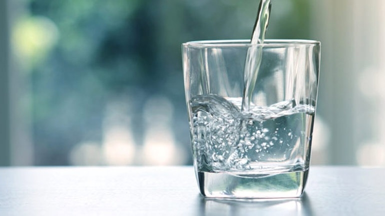 Παγκόσμιος Οργανισμός Υγείας: Χαμηλή η επικινδυνότητα των μικροπλαστικών στο πόσιμο νερό