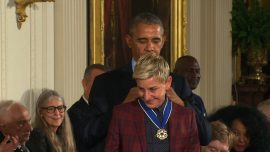 Η Ellen DeGeneres κάνει το πιο επικό Mannequin Challenge μέσα στον Λευκό Οίκο!