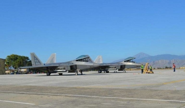 Προσγειώθηκαν στη Λάρισα δύο F-22 της πολεμικής αεροπορίας των ΗΠΑ