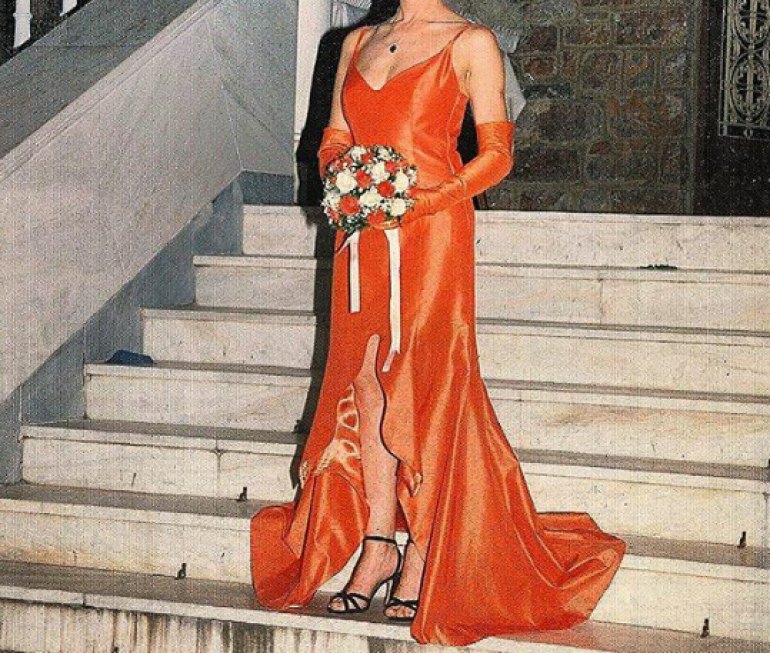 Ντοκουμέντο: Ποια διάσημη Ελληνίδα ηθοποιός φόρεσε πρώτη χρωματιστό νυφικό