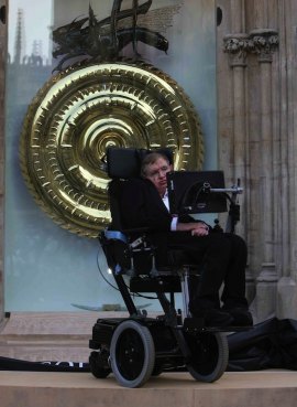 Έφυγε από τη ζωή ο Stephen Hawking σε ηλικία 76 ετών