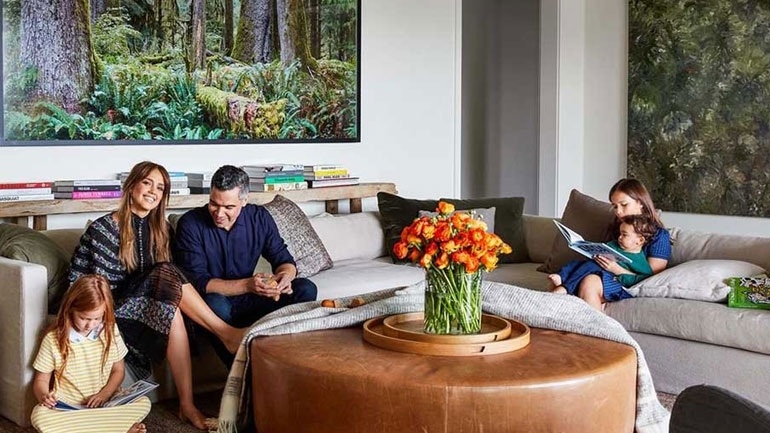 Δείτε την εντυπωσιακή μονοκατοικία της Jessica Alba και της οικογένειάς της στο Beverly Hills