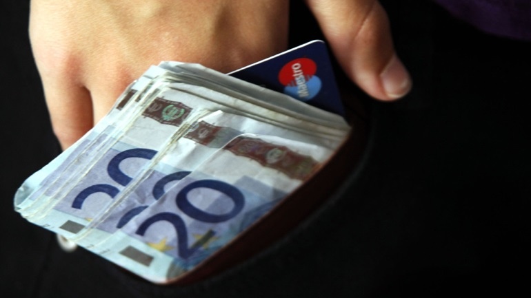 Αγρίνιο: Οδηγοί ταξί βρήκαν πορτοφόλι με 3.500 ευρώ και το παρέδωσαν