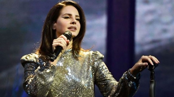 Η Lana Del Rey ακυρώνει την ευρωπαϊκή περιοδεία της: Έχασα εντελώς τη φωνή μου