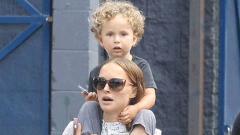 Natalie Portman: Σπάνια δημόσια εμφάνιση με τον γιο της