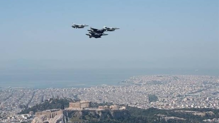Μαχητικά αεροσκάφη στους ουρανούς της Αθήνας και της Θεσσαλονίκης σήμερα στις 12:00