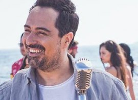 «Έρωτας είσαι» : 1.000.000 σε 20 μέρες:Ο Μάκης Δημάκης τα σπάει στο hit του καλοκαιριού
