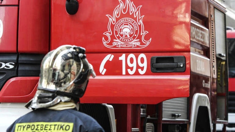 Θεσσαλονίκη: Φωτιά σε εγκαταλελειμμένο κτήριο στην Άνω Πόλη