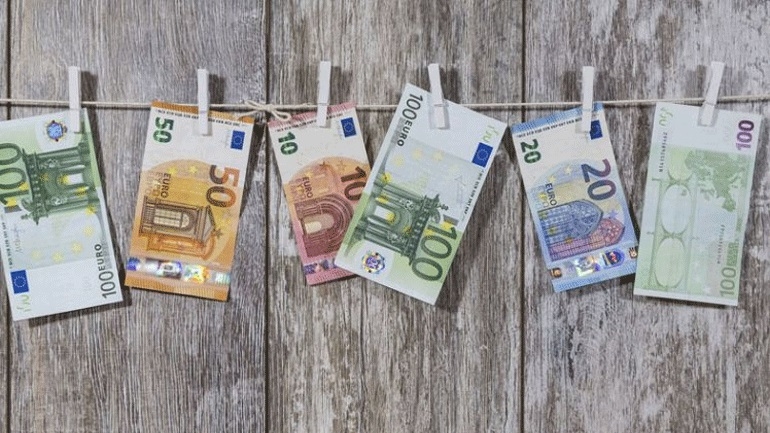 Fitch: Η Βουλγαρία ενδέχεται να υιοθετήσει το ευρώ έως το 2023