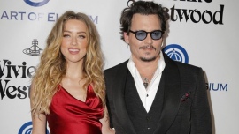 Τα ανατριχιαστικά μηνύματα του Johnny Depp για την Amber Heard: Ας την πνίξουμε και μετά να την κάψουμε