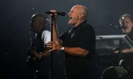 Phil Collins: Επιστέφει με τη περιοδεία «Not Dead Yet»