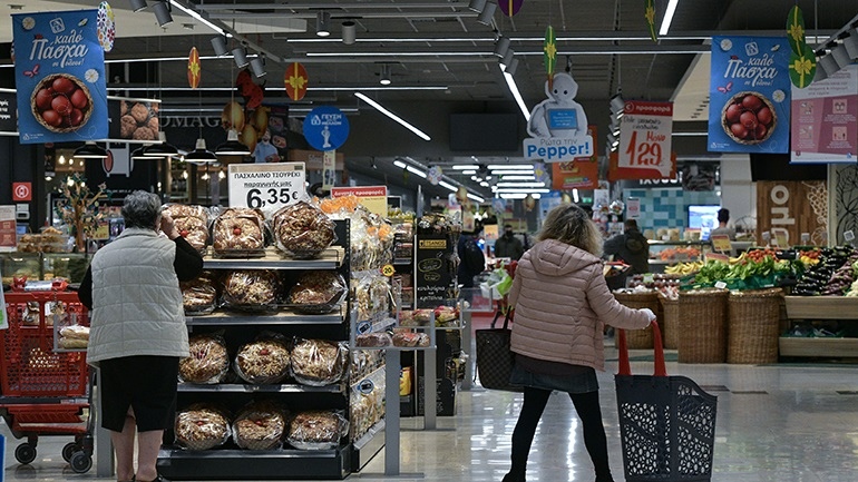 Ανοικτά τα σούπερ μάρκετ και τα μαγαζιά με «παράδοση εκτός»