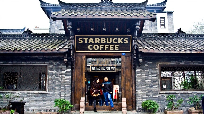 Kοροναϊός: Η Starbucks κλείνει τα καταστήματά της στην επαρχία Χουμπέι
