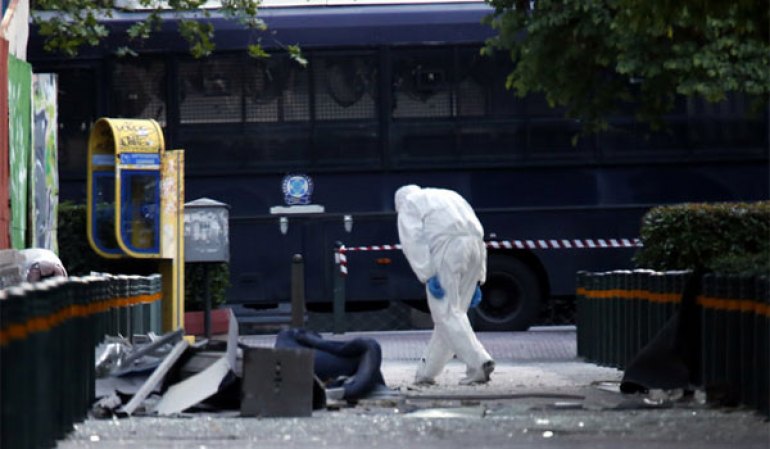 Τι έδειξαν οι κάμερες για τη βόμβα στη Eurobank. Οι υποψίες των αρχών