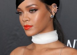 Blonde Hair, Don’t Care: Η Rihanna με πλατινέ μαλλιά είναι μία άλλη