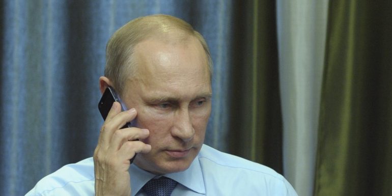 Ο Πούτιν  ζητάει τις πολεμικές αποζημιώσεις του Β παγκοσμίου που ανέρχονται στα 4 Τρις περαστικά στην Μέρκελ