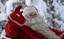 Ξεσπιτώνεται ο Άγιος Βασίλης; Δεν θα πιστεύετε για πόσα χρήματα πωλείται το σπίτι στο Βόρειο Πόλο